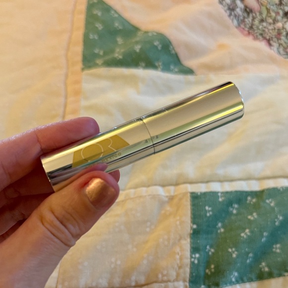 Aora México Acaríciame Más Plumping Lipstick - Picture 1 of 2